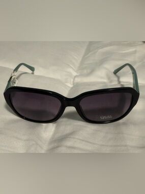 Sunglasses Chelsea Morgan Black with light green sides! NWT